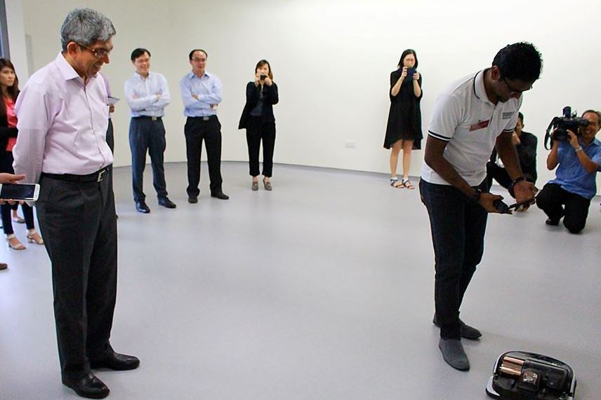 Minister Yaacob Ibrahim introduced to Cyber Security Solutions of Tomorrow from SUTDs iTrust