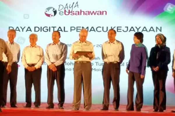 Malaysian Prime Minister Najib urges youth to capitalise on growth of e commerce at launch of MDeC eUsahawan programme
