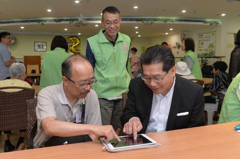 ICT Outreach Programme for the Elderly extended to senior people with dementia in Hong Kong