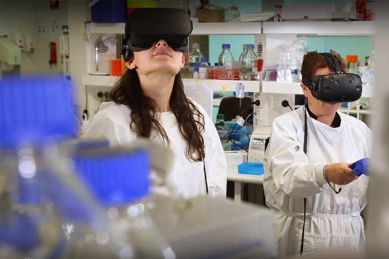 Virtual reality technology developed at UNSW allows multiple scientists to simultaneously ‘walk’ through cells